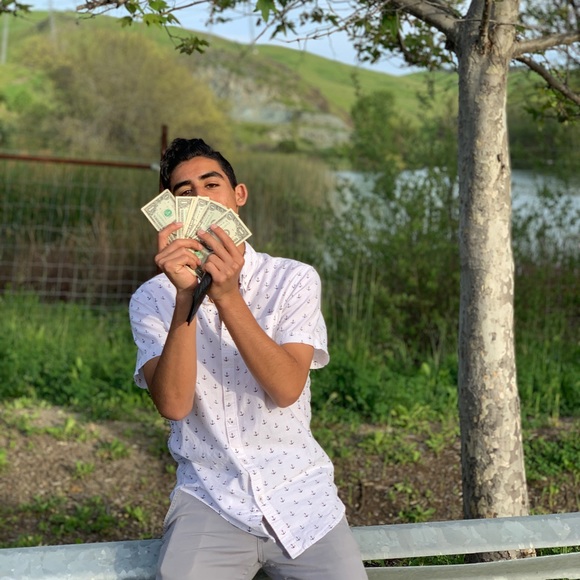 Meet your Posher, Juan - Picture 1 of 1